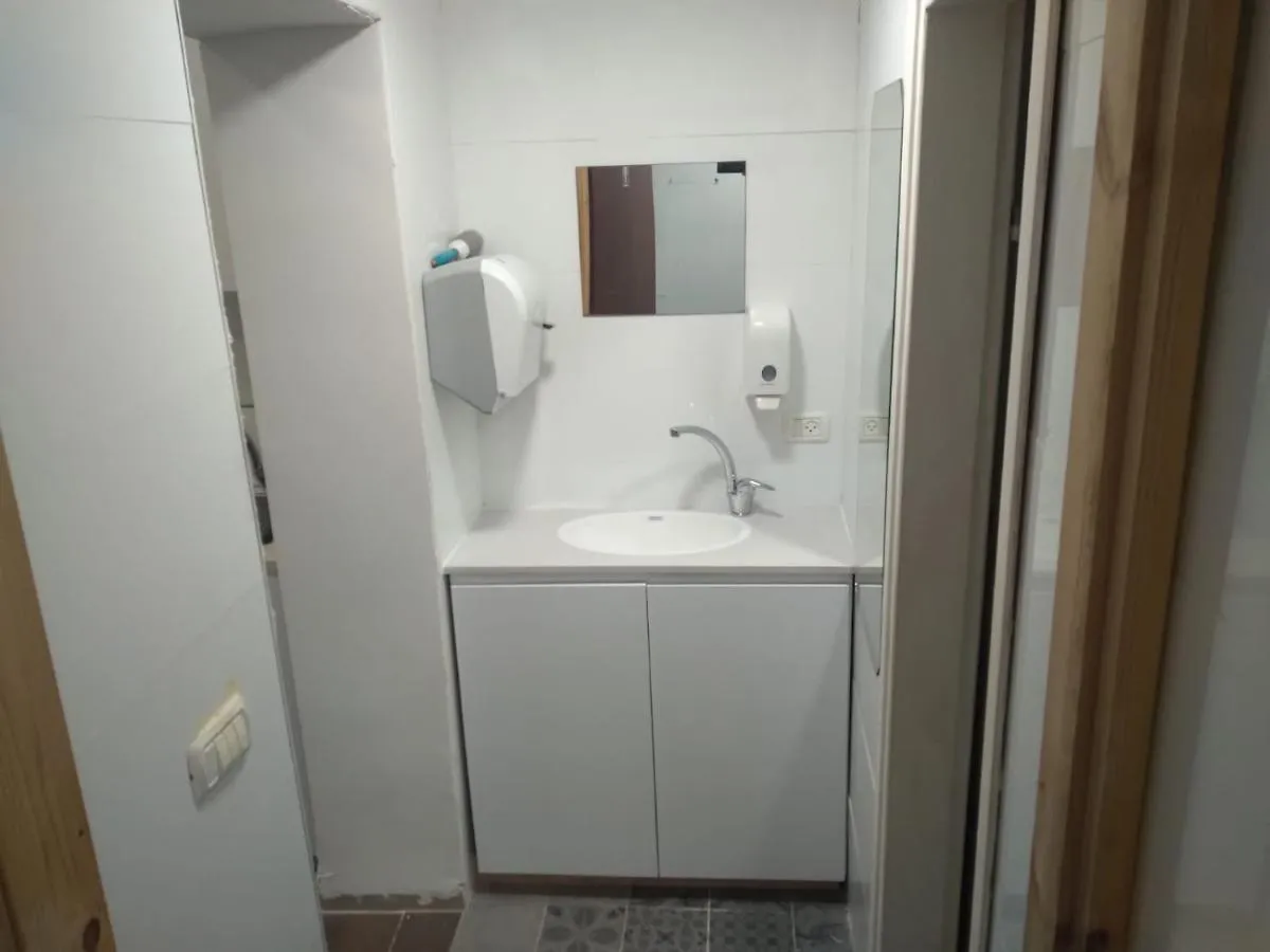 Bengurion 25 Apartment Хайфа Хостел